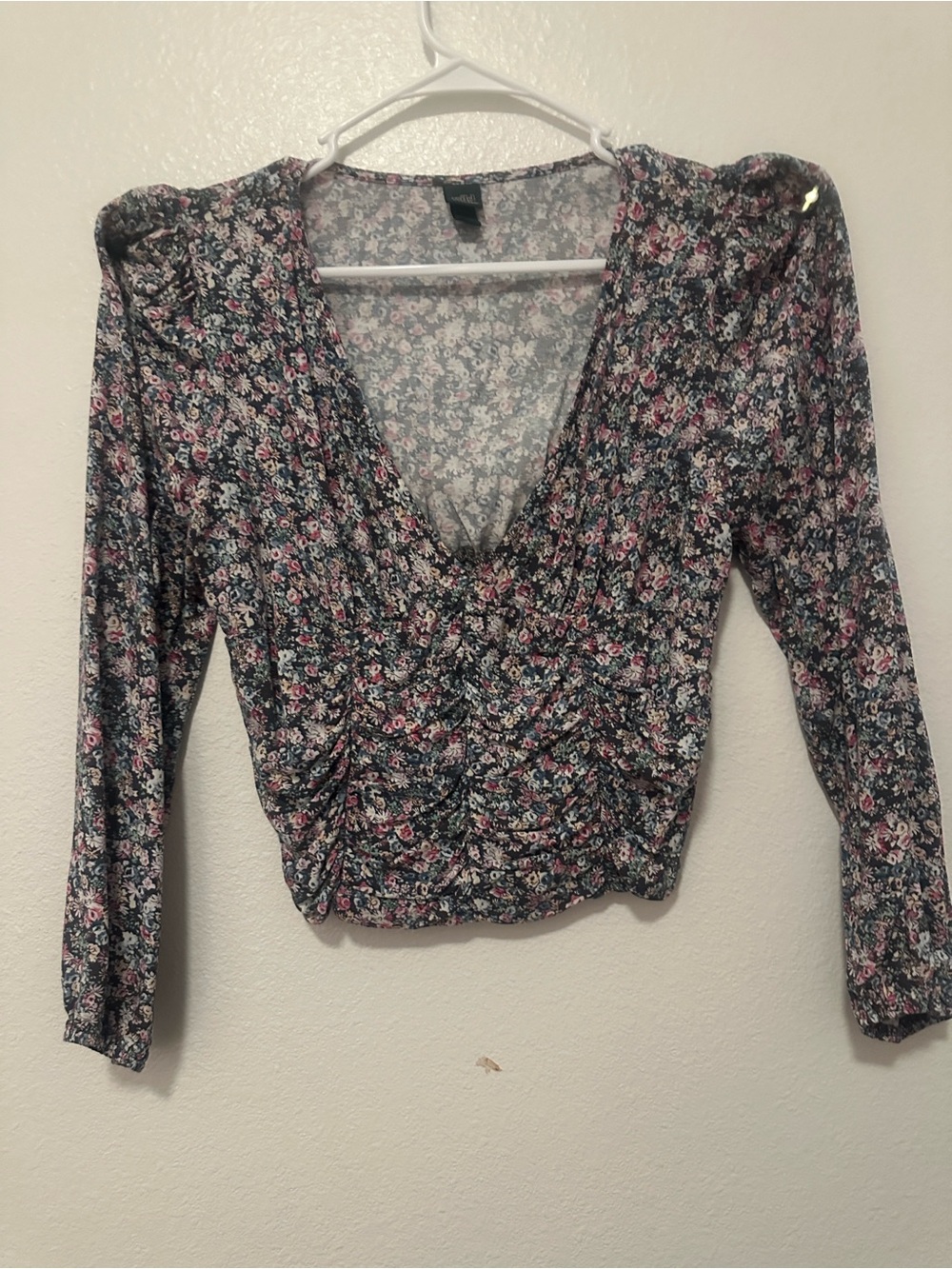 Old Navy Black Floral V-Neck Ruched Long Sleeve Top